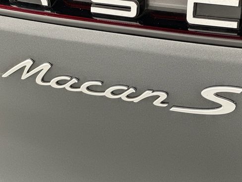 Used 2023 Porsche Macan S image 10