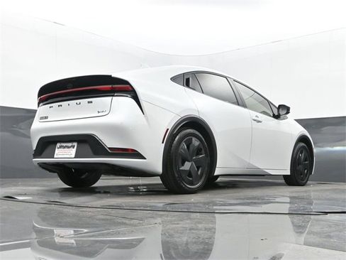 Used 2025 Toyota Prius LE image 24