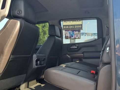 Used 2019 GMC Sierra 1500 SLT w/ SLT Premium Plus Package AWD/4WD image 6