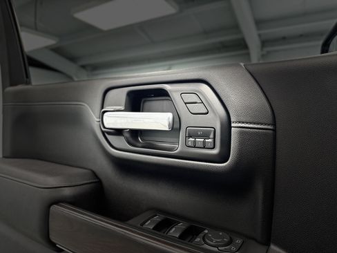Used 2021 GMC Sierra 1500 SLT w/ SLT Premium Package AWD/4WD image 18