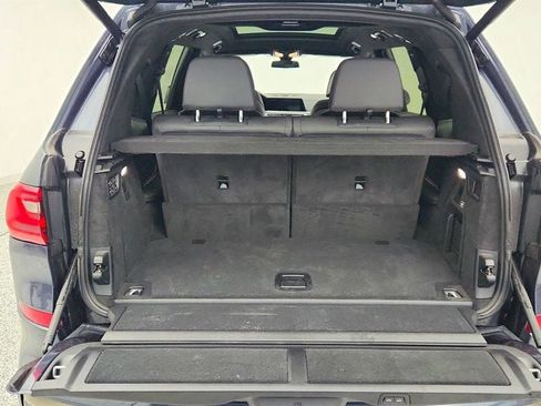 Used 2022 BMW X7 M50i w/ Executive Package image 21