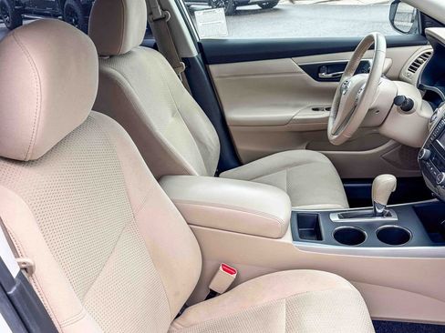 Used 2015 Nissan Altima 2.5 SV w/ Convenience Package FWD image 35