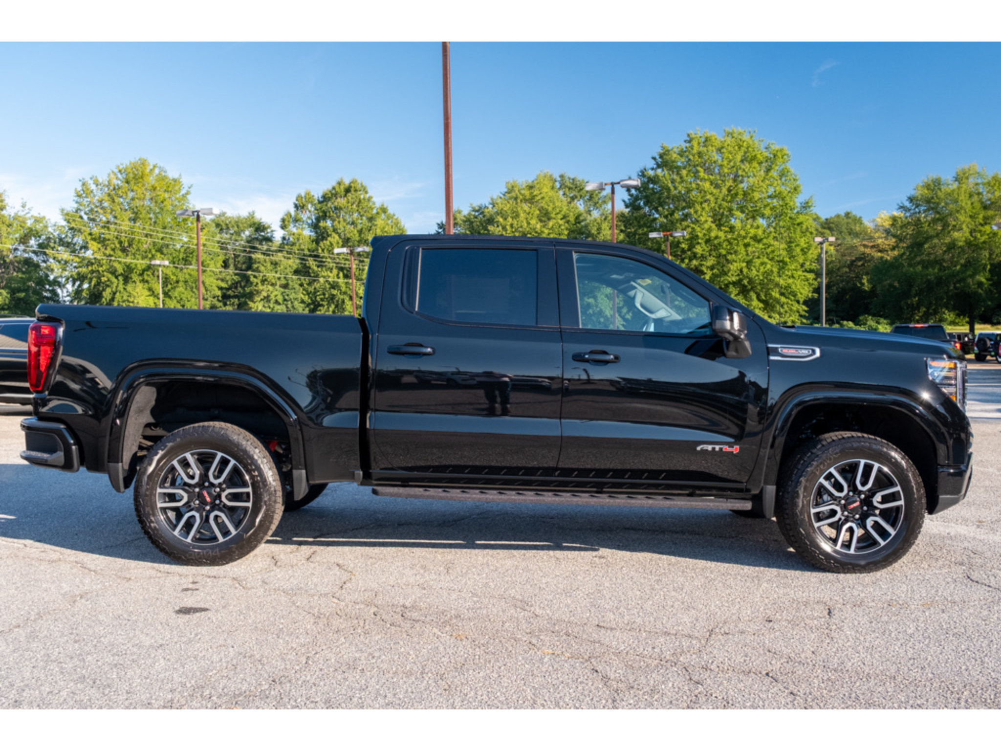 New 2026 GMC Sierra 1500 AT4 w/ AT4 Premium Package AWD/4WD image 9