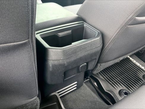 Used 2025 Toyota Tacoma SR5 image 39