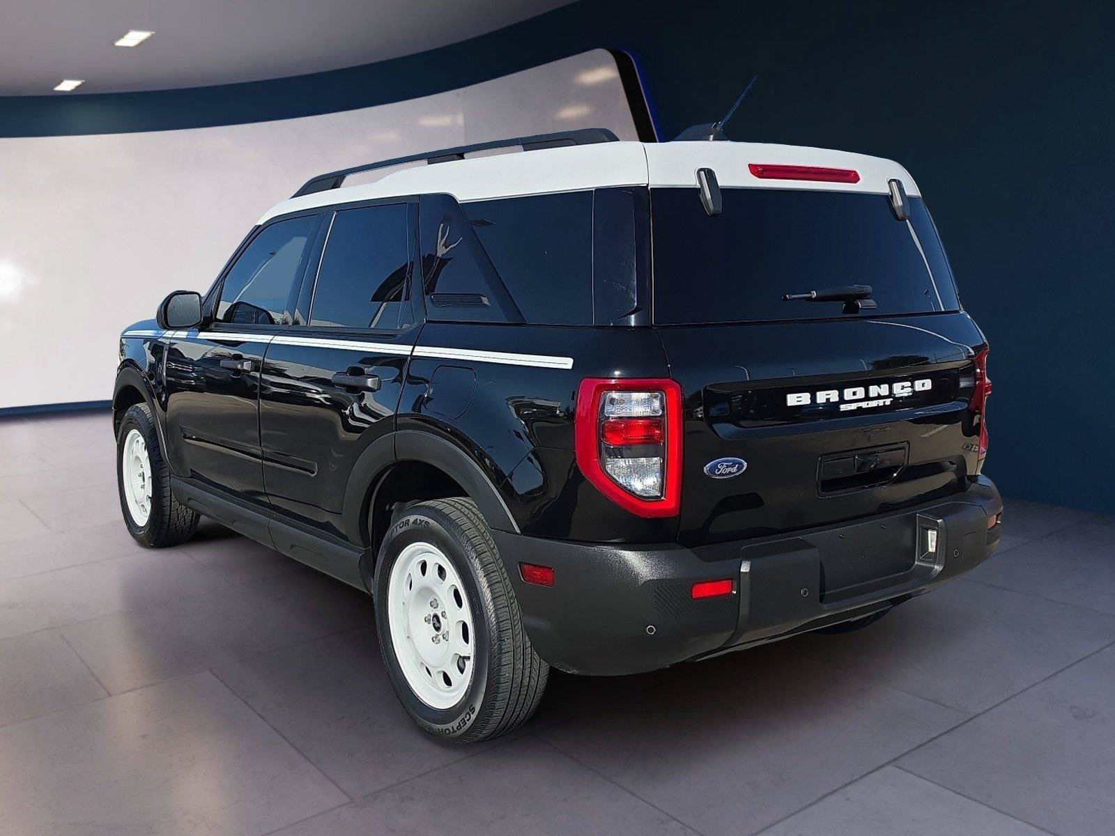 Used 2025 Ford Bronco Sport Heritage AWD/4WD image 3