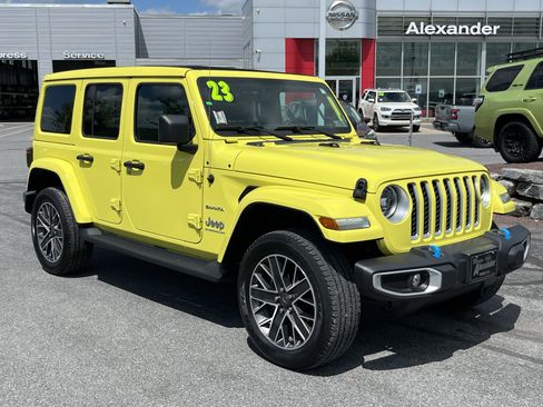 Used 2023 Jeep Wrangler Unlimited Sahara w/ Cold Weather Group AWD/4WD image 1
