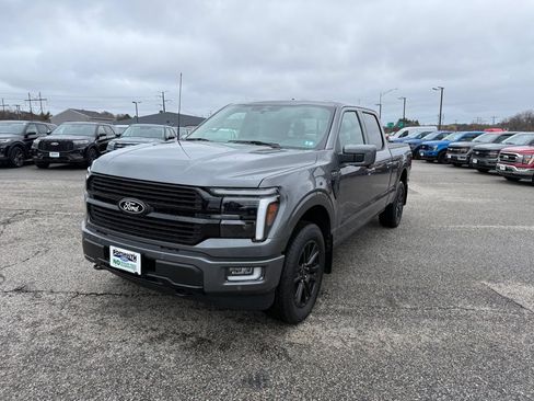 Used 2025 Ford F150 Platinum w/ FX4 Off-Road Package AWD/4WD image 16