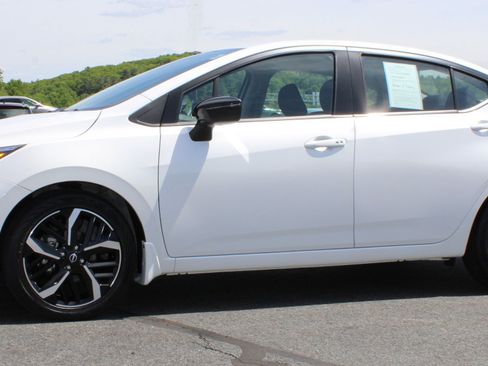 Used 2025 Nissan Versa SR w/ Trunk Package FWD image 14