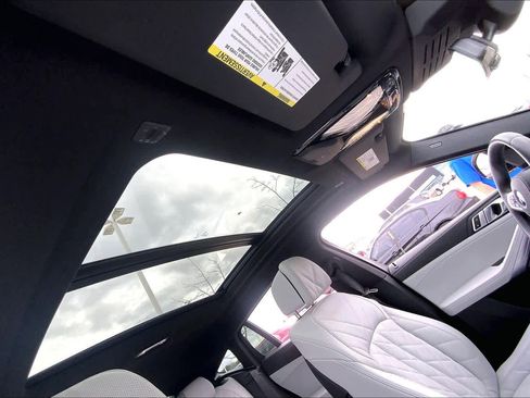 Used 2026 BMW X6 xDrive40i w/ Climate Comfort Package image 14