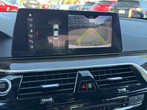 Used 2018 BMW 530e w/ Premium Package 2 image 32