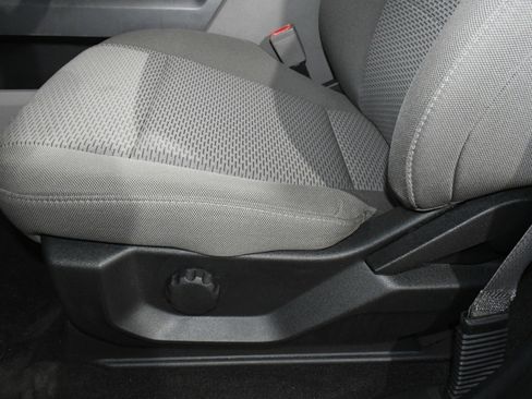 Used 2019 Ford F150 XLT image 13