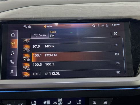 Used 2023 Audi Q4 e-tron Prestige w/ 20" Wheel Package AWD/4WD image 19