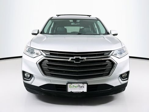 Used 2019 Chevrolet Traverse LT image 2