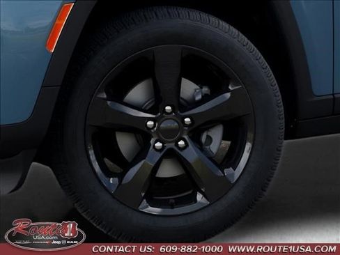 New 2026 Jeep Grand Cherokee L Limited w/ Limited Altitude Package AWD/4WD image 9