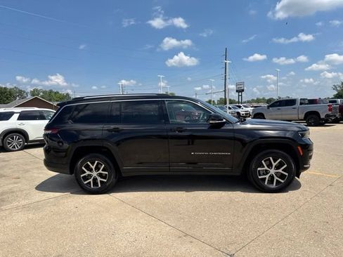 Used 2023 Jeep Grand Cherokee L Limited w/ Luxury Tech Group II AWD/4WD image 8