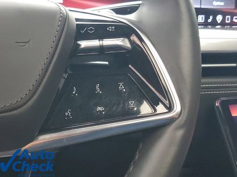 Certified 2025 Cadillac Escalade ESV V AWD/4WD image 29