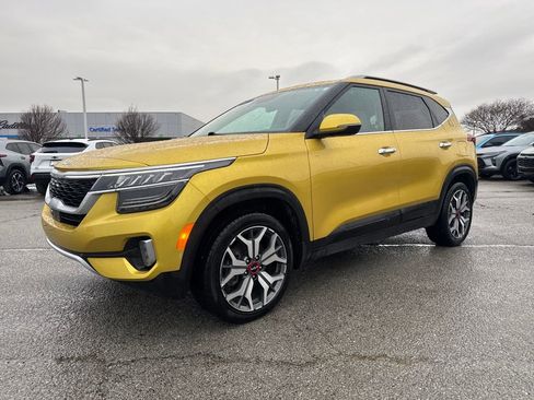 Used 2023 Kia Seltos SX w/ SX Sunroof Package image 2