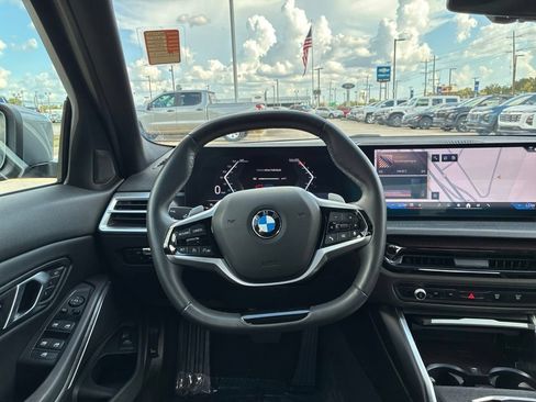 Used 2025 BMW 330i Sedan RWD image 17