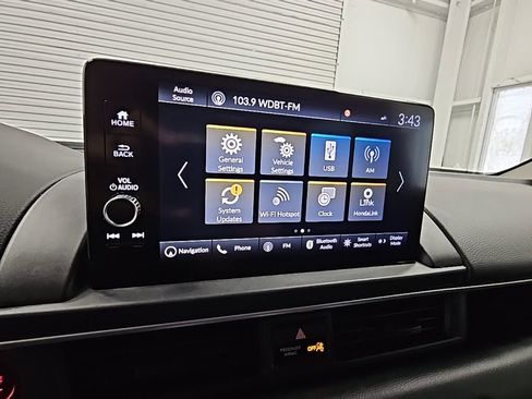 Used 2023 Honda Pilot Touring image 17