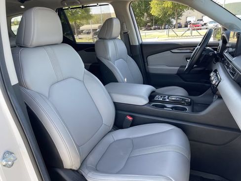 Certified 2025 Honda Pilot Touring image 27