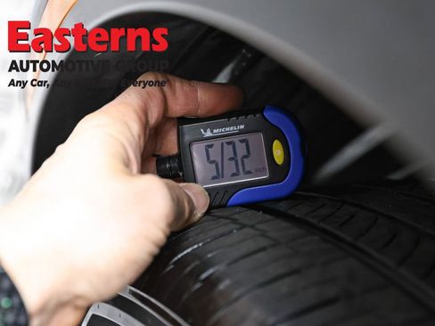 Used 2025 Mitsubishi Outlander SE AWD/4WD image 29