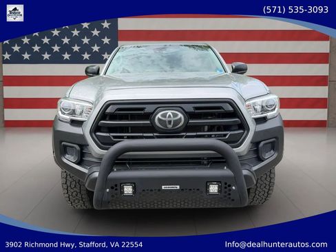 Used 2018 Toyota Tacoma SR AWD/4WD image 2