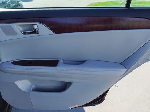 Used 2011 Toyota Avalon FWD image 30