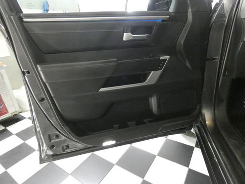 Used 2023 Toyota Tundra Platinum AWD/4WD image 26