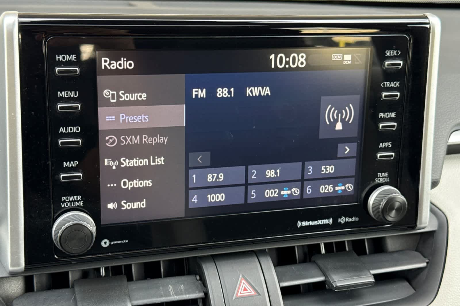 Used 2020 Toyota RAV4 XLE w/ Convenience Package AWD/4WD image 18
