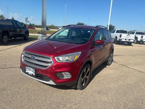 Used 2017 Ford Escape SE w/ SE Leather Comfort Package AWD/4WD image 3