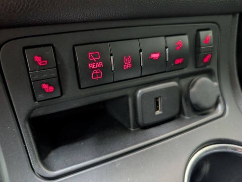 Used 2015 GMC Acadia SLE FWD image 11