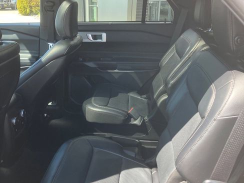 Used 2020 Ford Explorer Limited w/ Class III Trailer Tow Package AWD/4WD image 22