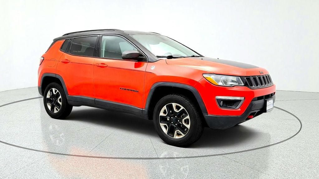 Used 2017 Jeep Compass Trailhawk AWD/4WD image 3