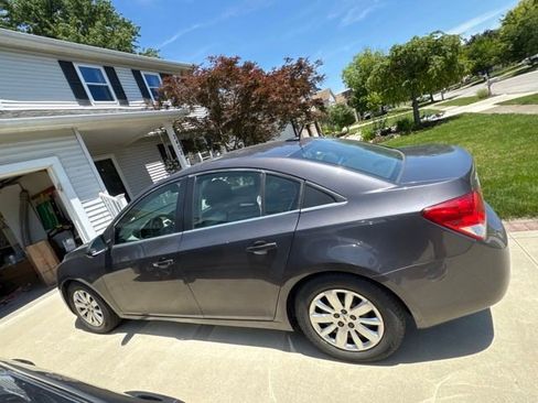 Used 2011 Chevrolet Cruze LS FWD image 5