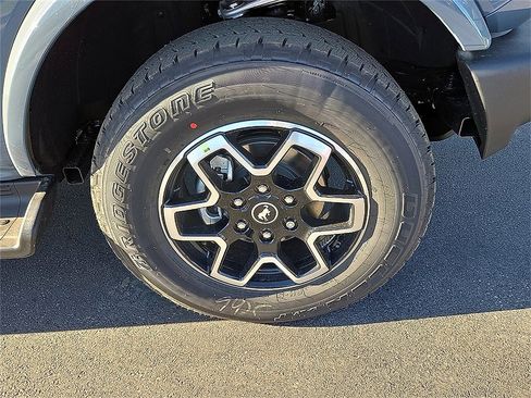 New 2025 Ford Bronco Outer Banks image 7