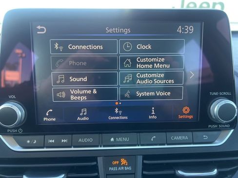 Used 2025 Nissan Altima 2.5 SV image 33