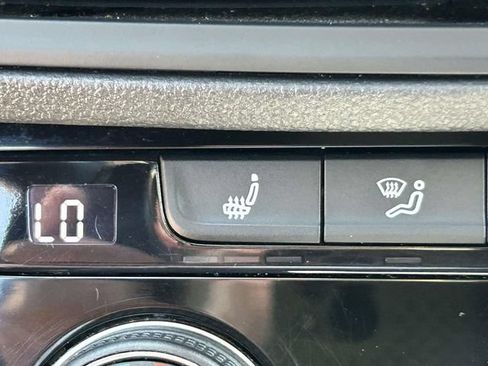 Used 2024 Volkswagen Jetta SE FWD image 21