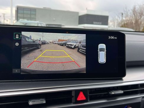 Used 2025 Kia Sorento S image 28