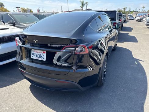 Used 2023 Tesla Model Y Performance AWD/4WD image 17