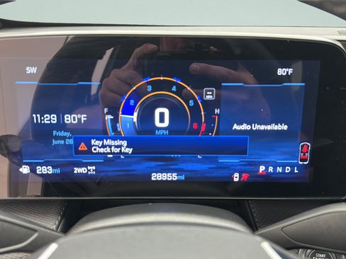 Used 2025 Chevrolet Equinox LT AWD/4WD image 16