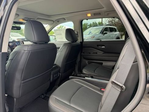 New 2026 Nissan Pathfinder SL AWD/4WD image 18