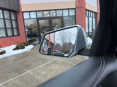 Used 2015 Chevrolet Traverse LT image 33