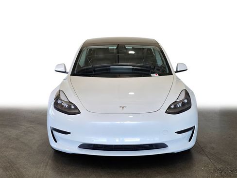 Used 2021 Tesla Model 3 Standard Range Plus RWD image 2