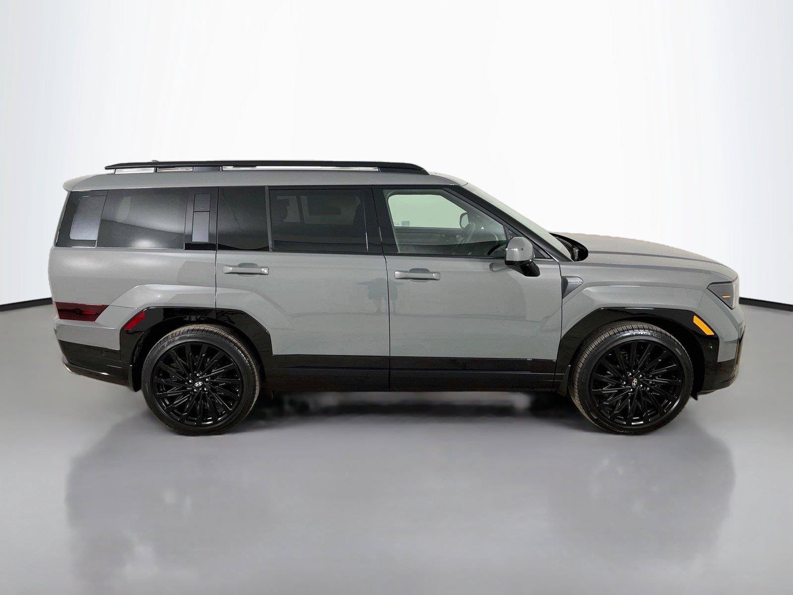 Used 2025 Hyundai Santa Fe Calligraphy AWD/4WD image 8