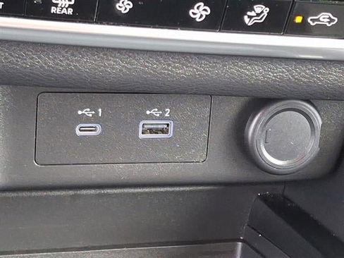 Certified 2023 Nissan Rogue SV image 57