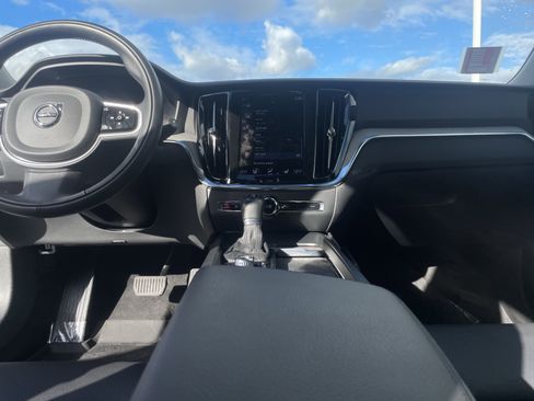 Used 2022 Volvo V60 T5 Cross Country w/ Climate Package image 14