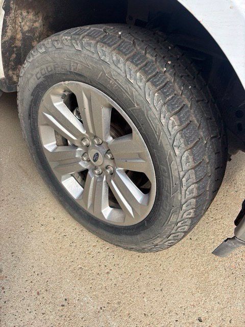 Used 2018 Ford F150 XLT w/ Equipment Group 302A Luxury AWD/4WD image 4
