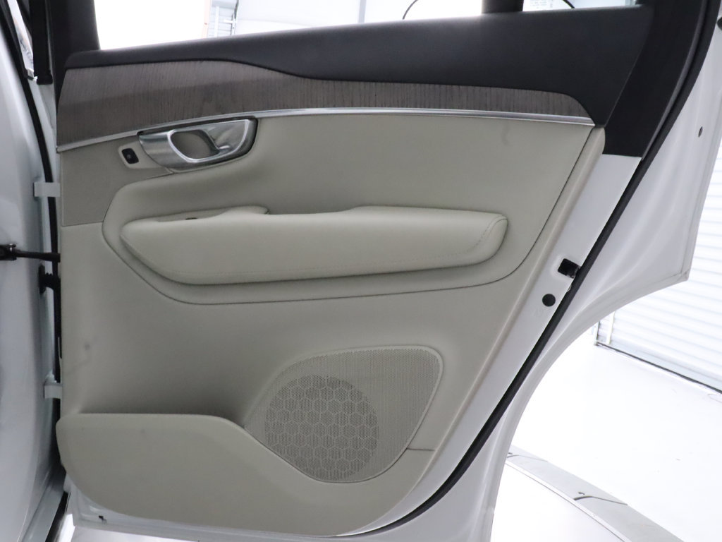 Used 2023 Volvo XC90 B6 Plus AWD/4WD image 37