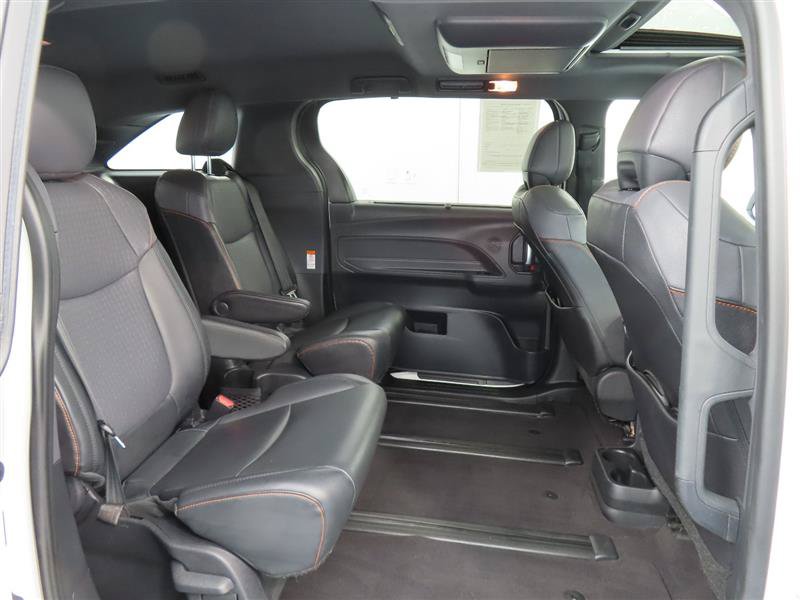 Used 2021 Toyota Sienna XSE w/ XSE Plus Package AWD/4WD image 30