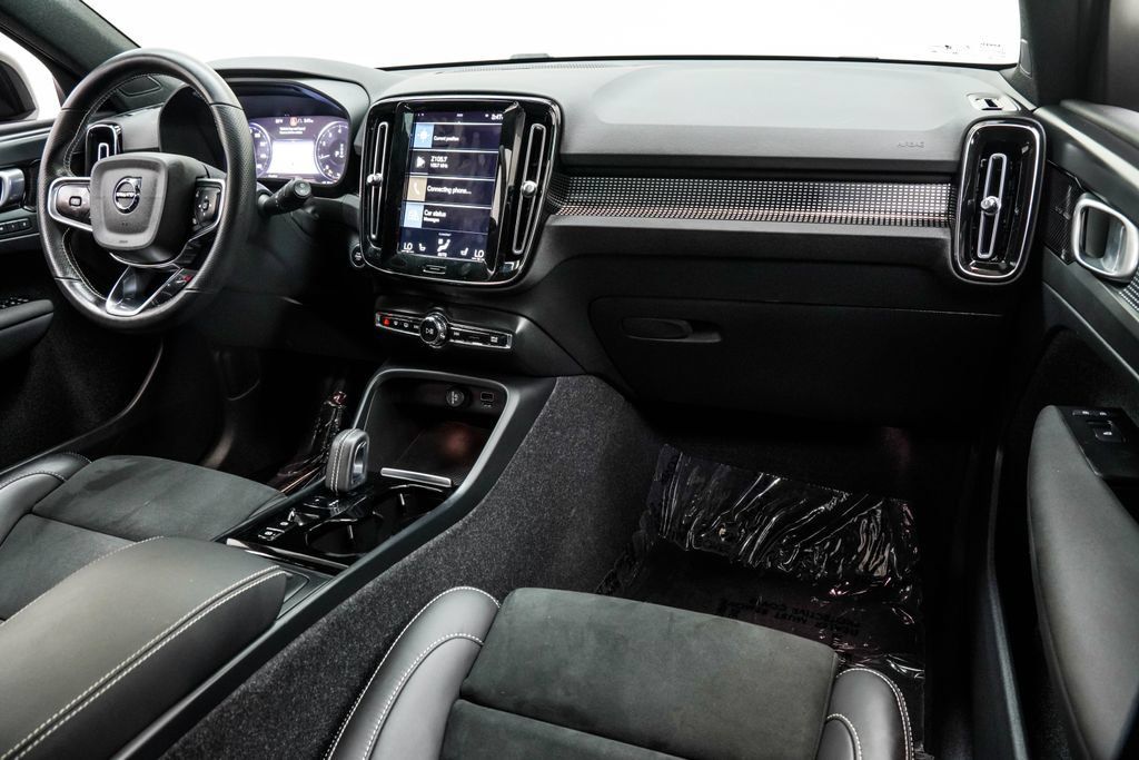 Used 2021 Volvo XC40 T5 R-Design w/ Protection Package Premier AWD/4WD image 23